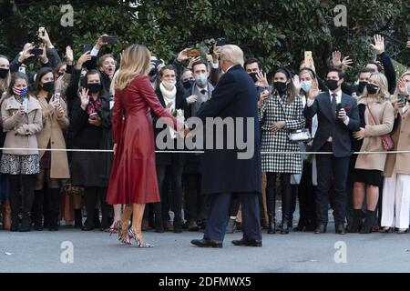 Washington, Stati Uniti. 05 dicembre 2020. Il presidente degli Stati Uniti Donald J. Trump e la First Lady Melania Trump partono dalla Casa Bianca a Washington, DC sabato 5 dicembre 2020 per partecipare a un raduno politico in Georgia. Foto di Chris Kleponis/UPI Credit: UPI/Alamy Live News Foto Stock