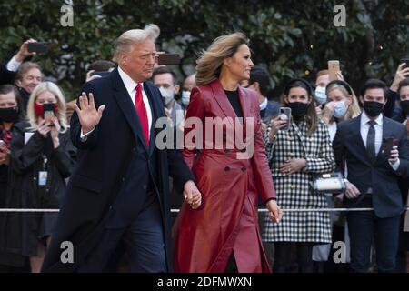 Washington, Stati Uniti. 05 dicembre 2020. Il presidente degli Stati Uniti Donald J. Trump e la First Lady Melania Trump partono dalla Casa Bianca a Washington, DC sabato 5 dicembre 2020 per partecipare a un raduno politico in Georgia. Foto di Chris Kleponis/UPI Credit: UPI/Alamy Live News Foto Stock