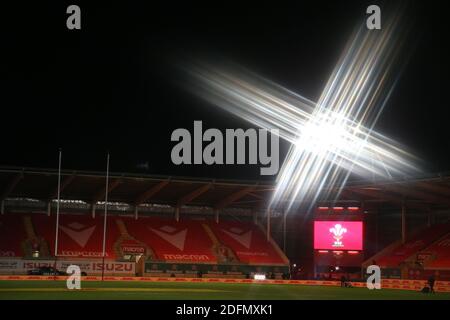 Llanelli, Regno Unito. 05 dicembre 2020. Una vista generale. Autumn Nations Cup rugby match, Galles / Italia al Parc Y Scarlets di Llanelli, Galles del Sud sabato 5 dicembre 2020. Questa immagine può essere utilizzata solo per scopi editoriali. Solo per uso editoriale, foto di Andrew Orchard/Andrew Orchard sports photography/Alamy Live news Credit: Andrew Orchard sports photography/Alamy Live News Foto Stock