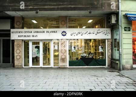 SARAJEVO, BOSNIA - 4 GIUGNO 2008: Centro culturale iraniano dell'ambasciata della repubblica islamica dell'iran nel centro di Sarajevo. È un simbolo di Th Foto Stock