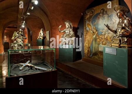 Statua dorata nel Museo del Tesoro di San Gennaro, Tesoro di San Gennaro, Napoli Foto Stock