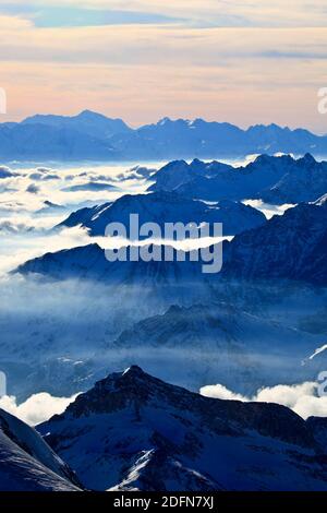 Massiccio del Monte Bianco, vista dal Cervino Klein, Svizzera Foto Stock