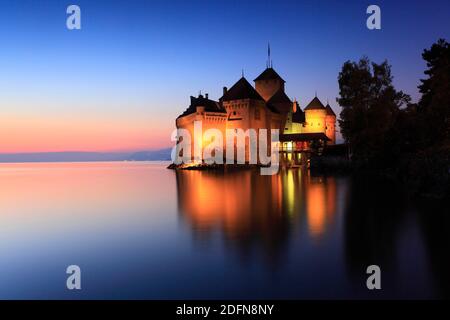 Chateau de Chillon, Lac Leman, luna piena, Lago di Ginevra, Svizzera Foto Stock