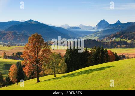 Einsiedeln, grandi miti, piccoli miti, Vista da Etzel, Alpi Svizzere Centrale, Svitto, Svizzera Foto Stock