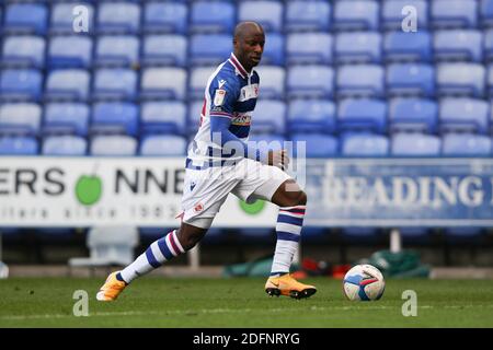 Reading, Regno Unito. 05 dicembre 2020. Sone Aluko di Reading in azione durante la partita EFL Sky Bet Championship tra Reading e Nottingham Forest al Madejski Stadium, Reading, Inghilterra, il 5 dicembre 2020. Foto di Ken Sparks. Solo per uso editoriale, è richiesta una licenza per uso commerciale. Nessun utilizzo nelle scommesse, nei giochi o nelle pubblicazioni di un singolo club/campionato/giocatore. Credit: UK Sports Pics Ltd/Alamy Live News Foto Stock