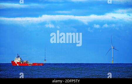 Ocean Don carro di supporto offshore nave con turbina eolica e. torre scientifica Foto Stock