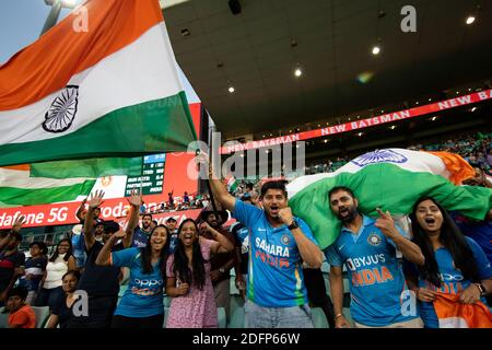 Sydney, Australia. 06 dicembre 2020. Tifosi indiani durante il 2 ° Dettol ODI T20I Series match tra Australia e India a Sydney Cricket Ground, Sydney, Australia il 6 dicembre 2020. Foto di Peter Dovgan. Solo per uso editoriale, è richiesta una licenza per uso commerciale. Nessun utilizzo nelle scommesse, nei giochi o nelle pubblicazioni di un singolo club/campionato/giocatore. Credit: UK Sports Pics Ltd/Alamy Live News Foto Stock