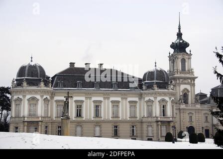 Festetics Palace, Keszthely (situato sulla riva occidentale del Lago Balaton), Zala contea, Ungheria, Magyarország, Europa Foto Stock