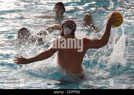 Savona, Italia. 6 Dicembre 2020. Savona, Italia, Zanelli pool, 06 dicembre 2020, Andrea Fondelli (Savona) durante Rari Nantes Savona vs Radnicki - LEN Euro Cup Waterpolo Match Credit: Danilo Vigo/LPS/ZUMA Wire/Alamy Live News Foto Stock