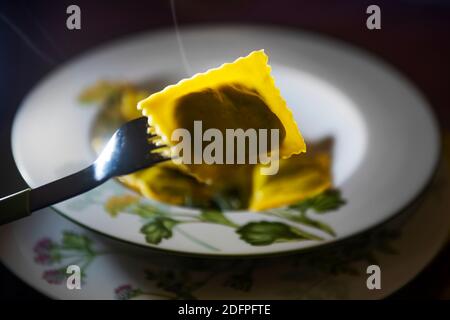 Ravioli italiani fatti in casa Foto Stock