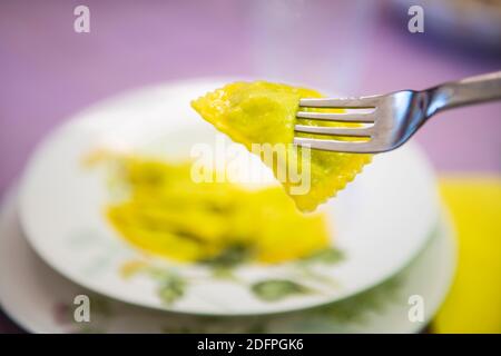 Ravioli italiani fatti in casa Foto Stock