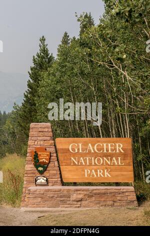 Cartello all'ingresso del Glacier National Park, Montana, USA Foto Stock