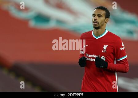 Liverpool, Regno Unito. 06 dicembre 2020. Joel MATIP di Liverpool guarda sopra. Premier League Match, Liverpool contro Wolverhampton Wanderers all'Anfield Stadium di Liverpool, Inghilterra, domenica 6 dicembre 2020. Questa immagine può essere utilizzata solo per scopi editoriali. Solo per uso editoriale, è richiesta una licenza per uso commerciale. Nessun uso in scommesse, giochi o un singolo club/campionato/giocatore publications.pic di Chris Stading/Andrew Orchard sports photography/Alamy Live News Credit: Andrew Orchard sports photography/Alamy Live News Foto Stock