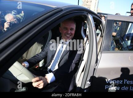 Ministre de l'ecologie Francois de Rugy a l'inauguration d'un centre d'essais de veyules electriques, a l'occasione du Salon de l'Automobile sur la Place de la Concorde a Parigi, Francia, il 4 ottobre 2018. Foto di Somer/ABACAPRESS.COM Foto Stock