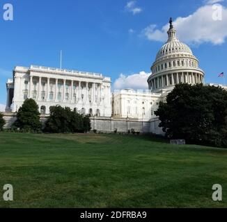 La facciata nord-occidentale del Campidoglio degli Stati Uniti, con l'ala del Senato, su Capitol Hill a Washington DC, USA. Foto Stock