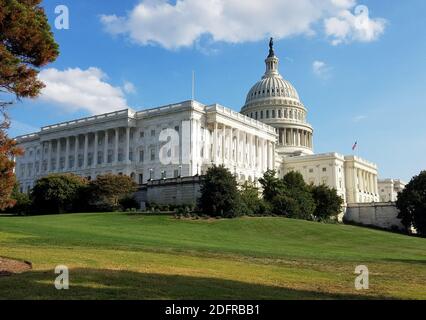 La facciata nord-occidentale del Campidoglio degli Stati Uniti, con l'ala del Senato, su Capitol Hill a Washington DC, USA. Foto Stock