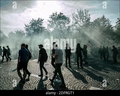 I manifestanti manifestano il 9 ottobre 2018 a Parigi, in Francia, durante una giornata di mobilitazione interprofessionale contro la politica sociale del governo. Foto di Renaud Khanh/ABACAPRESS.COM Foto Stock