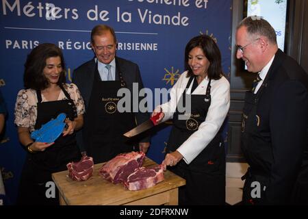 Olivia Polski, Anne Hidalgo, Patrick Ollier, Laurent Callu presidente della Federazione del macelleria di parigi nel 150° anniversario della federazione del macelleria di Parigi e della regione parigina ( Federation de la boucherie et des métiers de la viande de Paris et de la Région Parisienne). A Parigi, Francia, il 15 ottobre 2018. Foto di Raphaël Lafargue/ABACAPRESS.COM Foto Stock