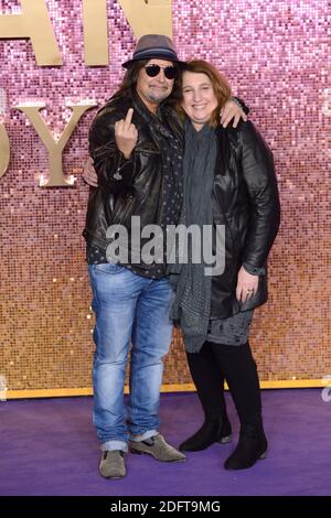 Phil Campbell e sua moglie frequentano la prima mondiale della Rhapsody boema alla Wembley Arena di Londra, Inghilterra, il 23 ottobre 2018. Foto di Aurore Marechal/ABACAPRESS.COM Foto Stock