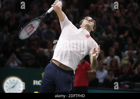 Roger Federer, in Svizzera, ha suonato in 1/8 delle finali dei Rolex Tennis Masters 2018, presso la AccorHotels Arena, Parigi, Francia, il 1° novembre 2018. Foto di Henri Szwarc/ABACAPRESS.COM Foto Stock