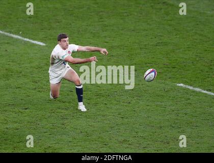 Twickenham, Londra, Regno Unito. 6 Dicembre 2020. International Rugby, Autumn Nations Cup, England Versus France; George Ford of England Credit: Action Plus Sports/Alamy Live News Foto Stock