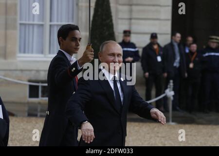 il presidente russo Vladimir Poutine partir dopo il centenario dell'Armistizio 1918 celebrato con un pranzo di Stato a Elysee Palace, Parigi, Francia, l'11 novembre 2018. Foto di Henri Szwarc/ABACAPRESS.COM Foto Stock