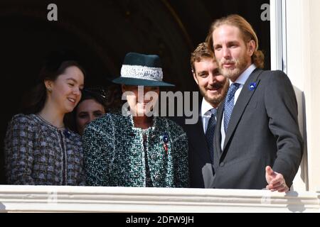 Alexandra di Hanovre, la principessa Caroline de Hanovre, Sacha Casiraghi, Pierre Casiraghi e Andrea Casiraghi sul balcone del Palazzo del Principe, dopo le celebrazioni della Giornata Nazionale del Principato di Monaco, il 19 novembre 2018. Foto di Laurent Zabulon/ABACAPRESS.COM Foto Stock