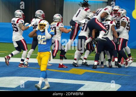 Inglewood, Stati Uniti. 06 dicembre 2020. Los Angeles Chargers Stephen Anderson(82) Grimaces dopo New England Patriots punteggio su un punt bloccato prima della metà al SoFi Stadium di Inglewood, California, domenica 6 dicembre 2020. I Patrioti guidano i caricatori a metà tempo 28-0. Foto di Jon SooHoo/UPI Credit: UPI/Alamy Live News Foto Stock