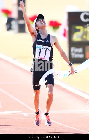 Fukuoka, Giappone. 6 Dicembre 2020. Maratona Yuya Yoshida : 2020 Fukuoka International Maratona Start & Goal Heiwadai Athletic Stadium a Fukuoka, Giappone . Credit: Naoki Nishimura/AFLO SPORT/Alamy Live News Foto Stock