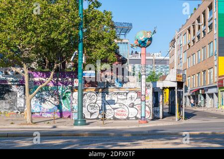 Graffiti nelle mura di Chinatown a Toronto, Canada Foto Stock