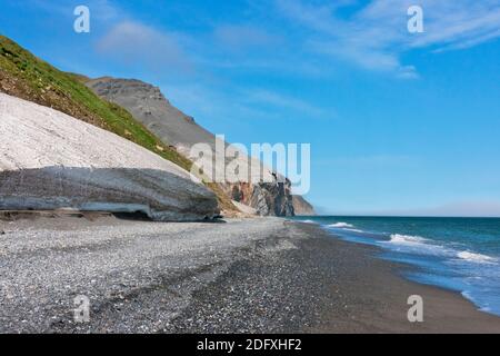 Spiaggia, Capo Dezhnev, l'angolo più orientale di Eurasia, Russia Estremo Oriente Foto Stock