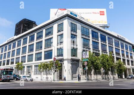 10 agosto 2019 San Francisco / CA / USA - AirBnb Headquarters building, 888 Brannan Street, nel distretto di Soma; Airbnb, Inc. Gestisce un mercato online Foto Stock