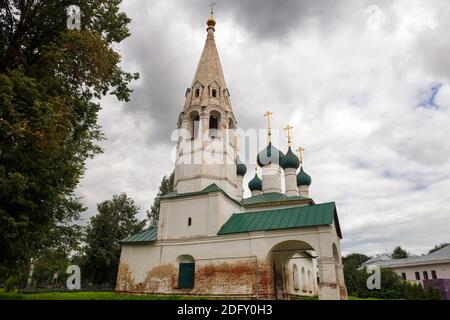 Yaroslavl, Chiesa di San Nicholas il Wonderworker (St. Nicholas trito di città). Anello d'oro della Russia Foto Stock