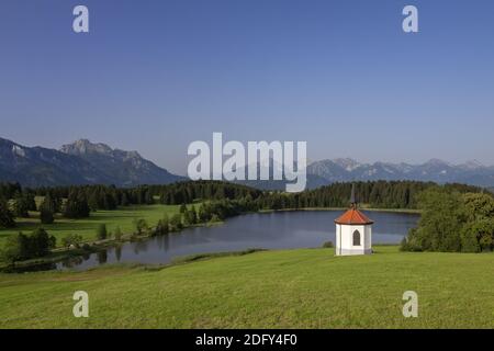 Geografia / viaggio, Germania, Baviera, Rieden al lago di Forggen (Forggensee), cappella a Hegressried in fr, diritti-aggiuntivi-clearance-Info-non-disponibile Foto Stock