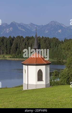 Geografia / viaggio, Germania, Baviera, Rieden al lago di Forggen (Forggensee), cappella di fronte, diritti aggiuntivi-clearance-Info-non-disponibile Foto Stock