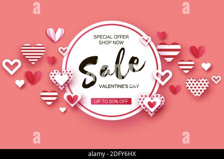 Buon giorno di San Valentino. Modello poster Super sale. Febbraio 14. Flying Love Hearts taglio di carta stile. Vacanza romantica. Cornice circolare per il testo. Vettore Illustrazione Vettoriale