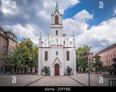 Schlossskirchplatz a Cottbus con la sinagoga ebraica Foto Stock