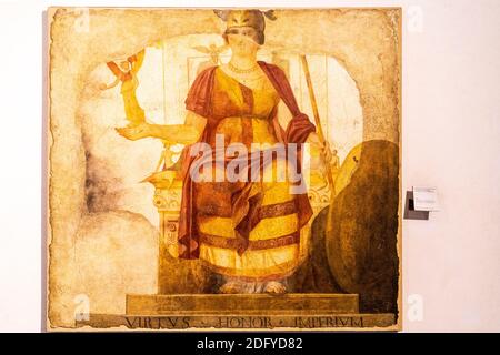 Affresco raffigurante Venere seduto, ma restaurato come Roma, conosciuto come 'Dea Barberini' al Museo Nazionale di Roma, Palazzo Mazzimo. Foto Stock