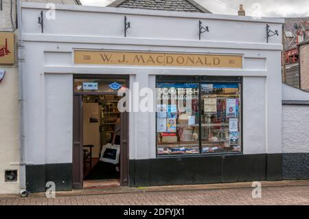 Il negozio di W. J. Macdonald, macellai artigianali scozzesi a Stornoway sull'isola di Lewis nelle Ebridi esterne. Foto Stock