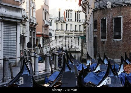 Porto di Venezia in gondola Foto Stock