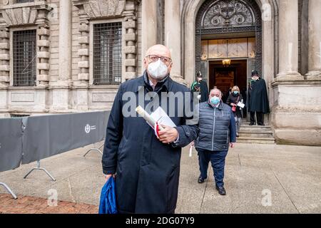 Milano, Italia. 07 dicembre 2020. Milano - premiato all'Ambrogini d'oro di fronte a Palazzo Marino solo per l'utilizzo Editoriale Credit: Independent Photo Agency/Alamy Live News Foto Stock