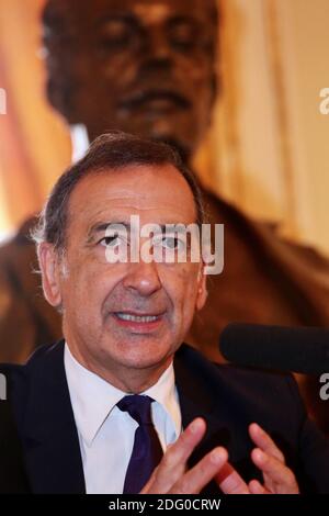 Foto Repertorio, Italia. 07 dicembre 2020. Conferenza stampa al Teatro alla Scala per presentare il progetto educativo la Scala fa scuola. Un coro in città. Nella foto Beppe Sala (Milano - 2019-06-06, massimo Alberico) ps la foto può essere utilizzata nel rispetto del contesto in cui è stata scattata, e senza l'intento diffamatorio del decoro delle persone rappresentate uso Editoriale solo credito: Independent Photo Agency/Alamy Live News Foto Stock