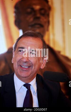 Foto Repertorio, Italia. 07 dicembre 2020. Conferenza stampa al Teatro alla Scala per presentare il progetto educativo la Scala fa scuola. Un coro in città. Nella foto Beppe Sala (Milano - 2019-06-06, massimo Alberico) ps la foto può essere utilizzata nel rispetto del contesto in cui è stata scattata, e senza l'intento diffamatorio del decoro delle persone rappresentate uso Editoriale solo credito: Independent Photo Agency/Alamy Live News Foto Stock