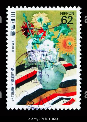 MOSCA, RUSSIA - 18 AGOSTO 2018: Un francobollo stampato in Giappone mostra 'in the Studio' di Nanpu Katayama (1887-1980), Philatelic Week 1993 serie, circa 1993 Foto Stock