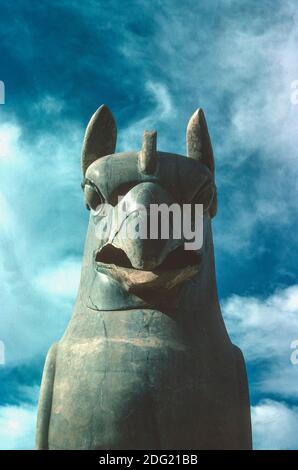 Capitale dell'aquila del palazzo Acaemenide Apadana, costruito da Darius i e Xerxes i, Persepolis, Iran Foto Stock