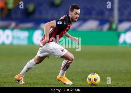 Hakan Calhanoglu (AC Milan) durante UC Sampdoria vs AC Milan, Calcio italiano Serie A match, Genova, Italia, 06 dic - Photo .LM/Francesco Scaccianoce Foto Stock