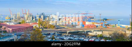 Vista panoramica del porto commerciale di Odessa. Odessa, Ucraina Foto Stock