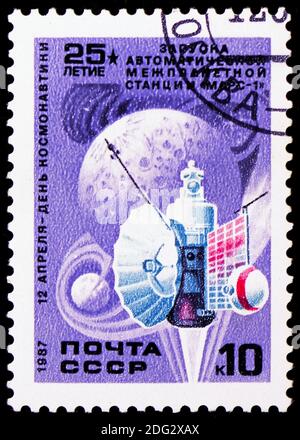 MOSCA, RUSSIA - 10 NOVEMBRE 2018: Un francobollo stampato in URSS (Russia) mostra il lancio della stazione interplanetaria automatica Mars-1, Cosmonautics Day Foto Stock