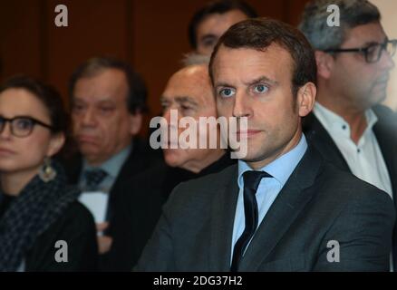 Ex Ministro dell'economia francese, fondatore e presidente del movimento politico en Marche ! (In corso !) E candidato alle elezioni presidenziali del 2017 Emmanuel Macron visita l'ospedale Pierre Beregovoy a Nevers, Nievre, Francia il 6 gennaio 2017. Foto di Francois Pauletto Foto Stock