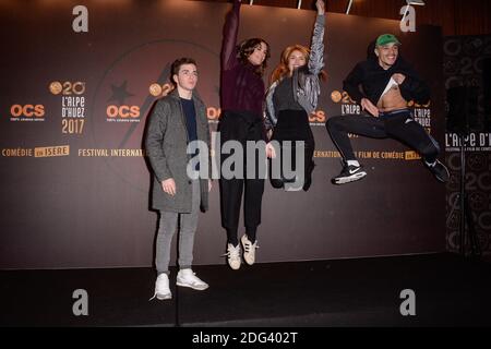 Panayotis Pascot, Charlotte Gabris, Andy, Yvick Letexier (Mister V) durante la cerimonia di chiusura del 20° Alpe d'Huez Comedy Film Festival a l'Alpe d'Huez, Francia, il 21 gennaio 2017. Foto di Julien Reynaud/APS-Medias/ABACAPRESS.COM Foto Stock